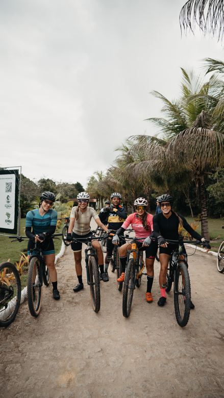 Ciclistas prontas para a expedição