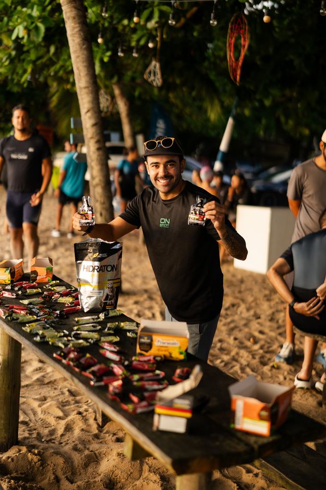 Mesa de hidratação e géis na areia