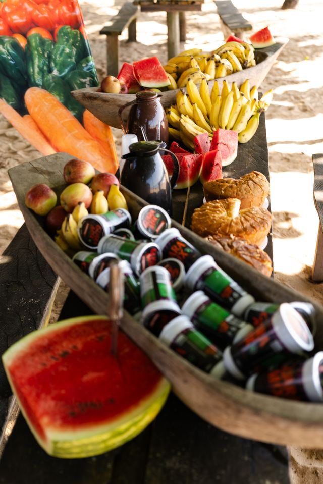 Mesa de frutas do café pós-prova